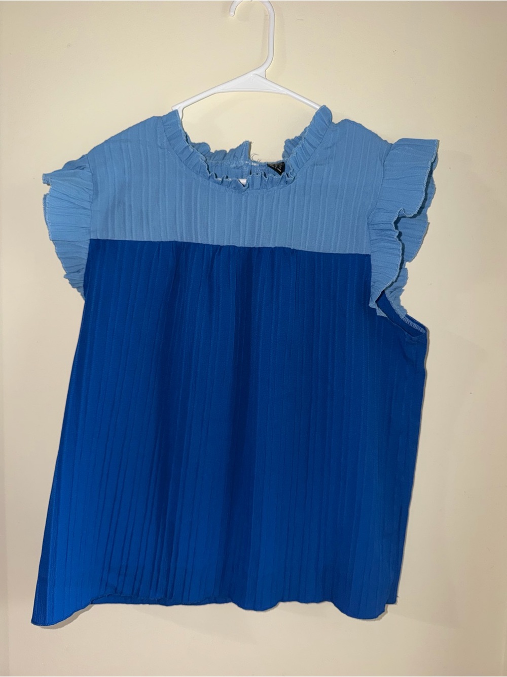 SHEIN Two-Tone Blue Pleated Ruffle Sleeve Top